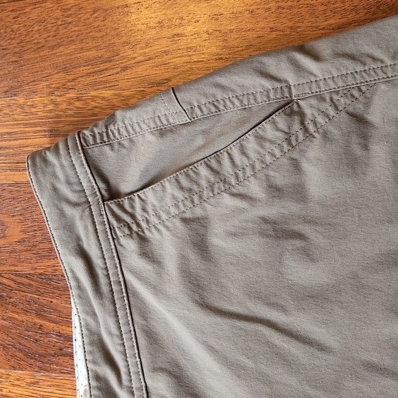 L.L.Bean Comfort Cropped Trail Pants, Ash 8P - Picture 4 of 14